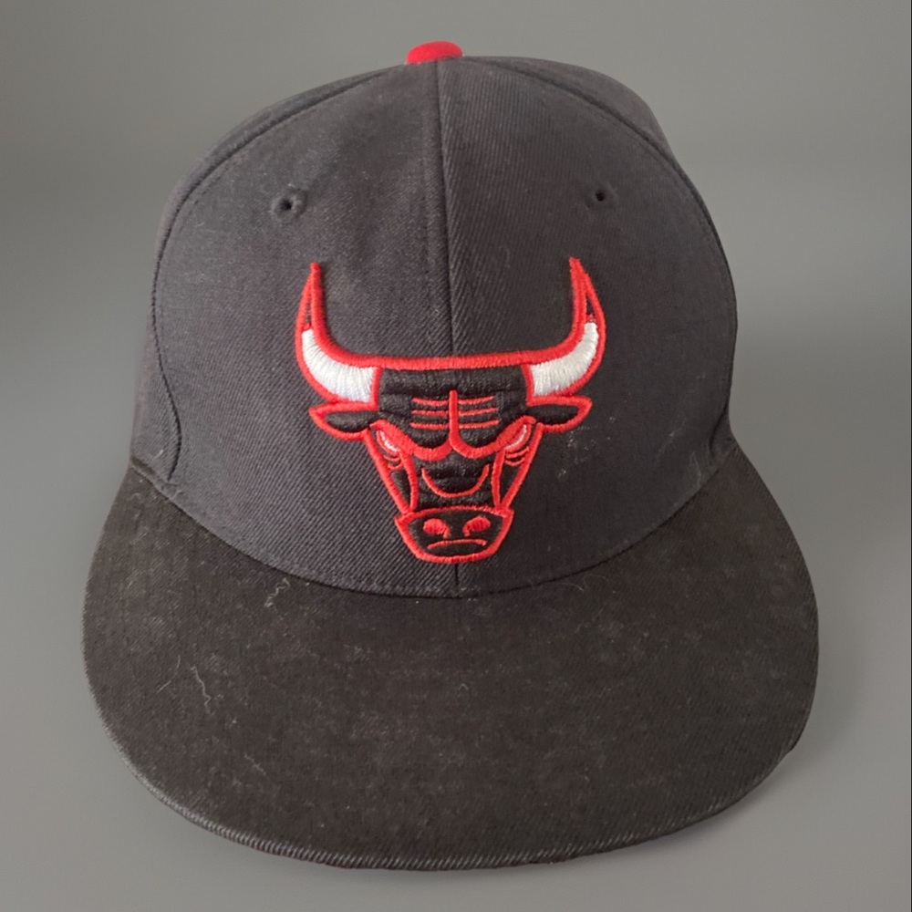 Mitchell & Ness Chicago Bulls fitted cap, size 7 3/8 (59 cm) Perfect Condition
